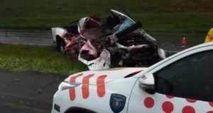 bakkie slams into truck