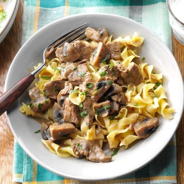 Beef Burgundy Over Noodles recipe Beef Burgundy Over Noodles recipe