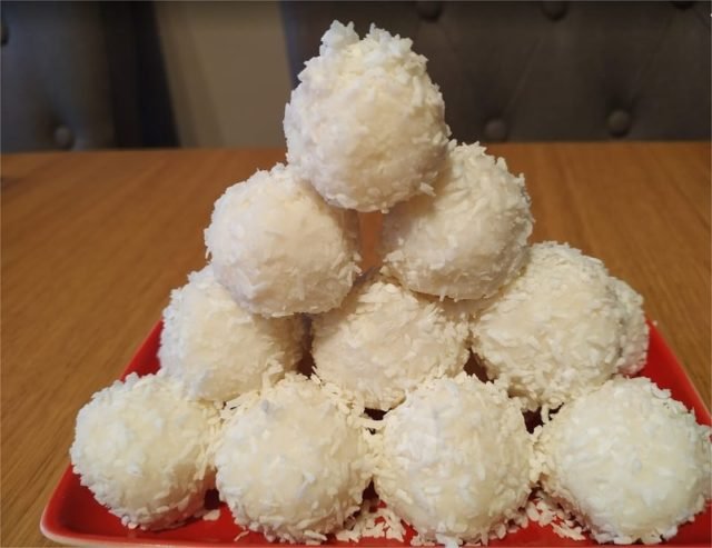 Coconut AlmondBalls Coconut Almond Balls
