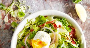 Green salad with egg