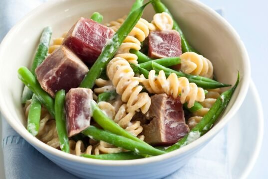 Low-calorie tuna pasta