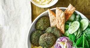 Spinach falafel & hummus bowl