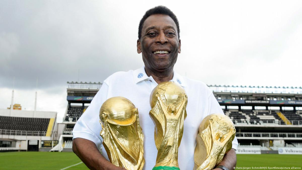 Brazilian football legend Pele dies