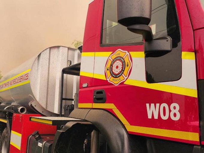 Fire leaves 18 people