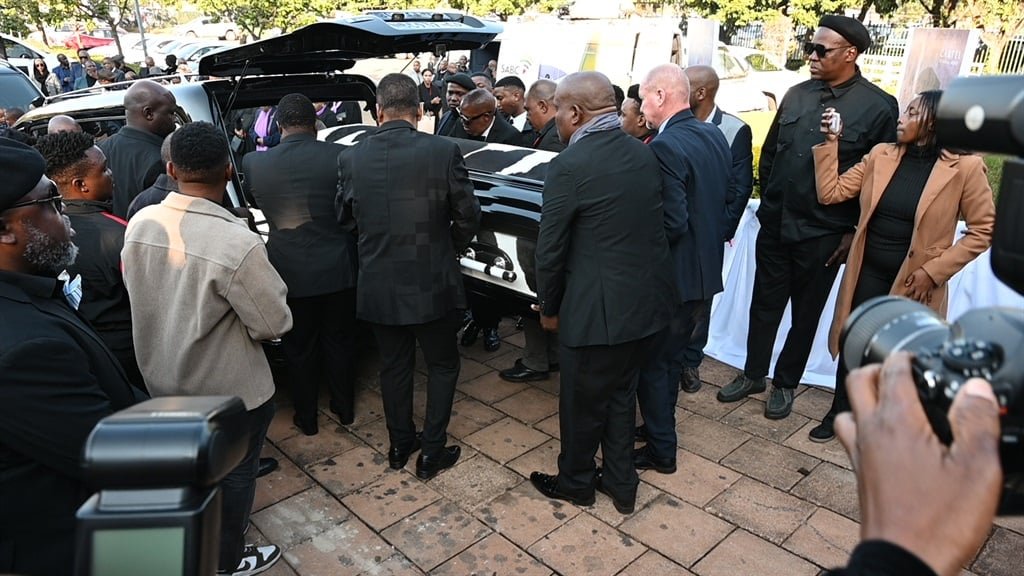 SA celebrities say their final goodbyes to actor Presley 'Tobetsa' Chweneyagae