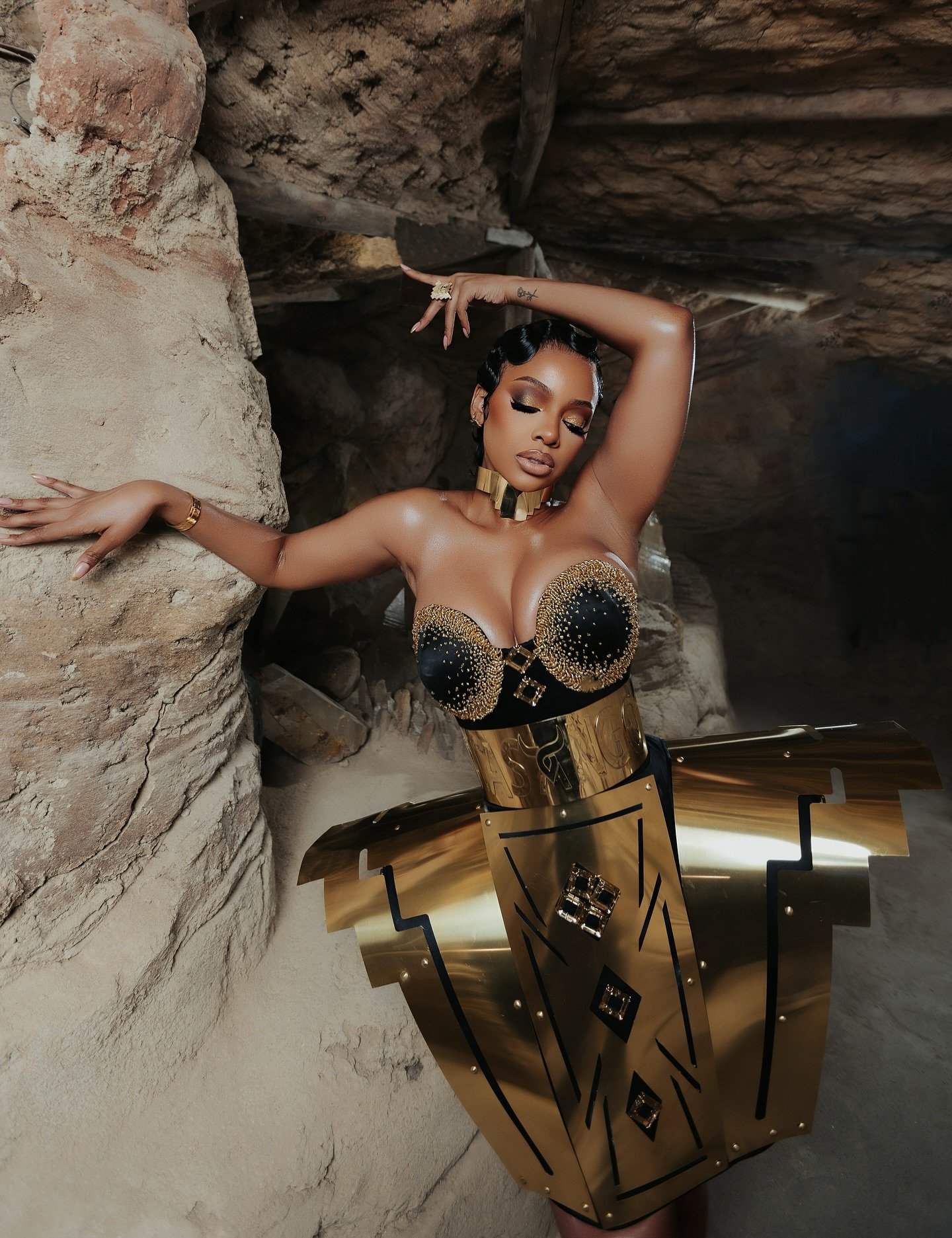 Mihlali Ndamase shines in gold and black at Durban July 2025