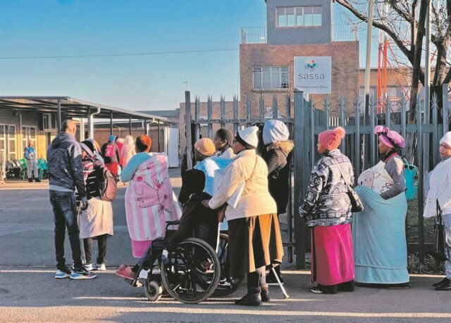 Sassa grant recipients Sassa warns grant recipients