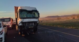 4 killed in accident between a truck and taxi on the N3
