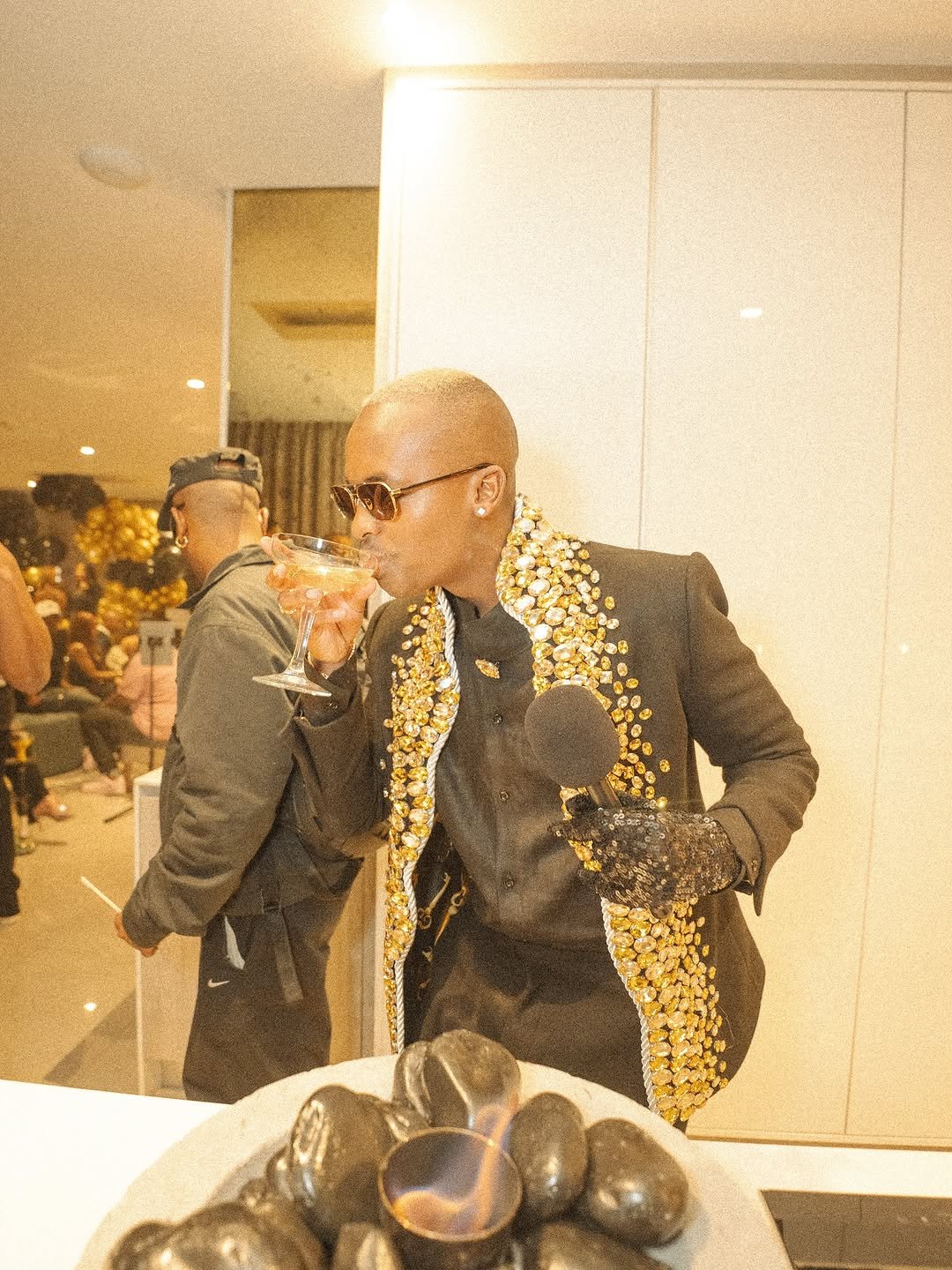 A look into Ciza’s all-black 24th birthday bash