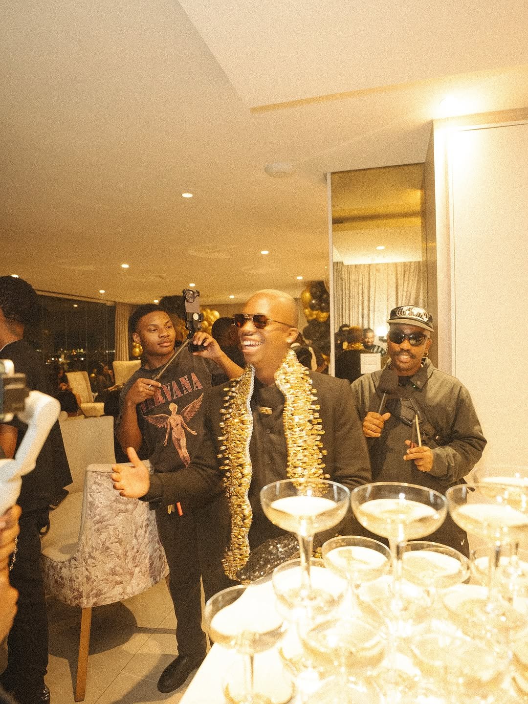A look into Ciza’s all-black 24th birthday bash