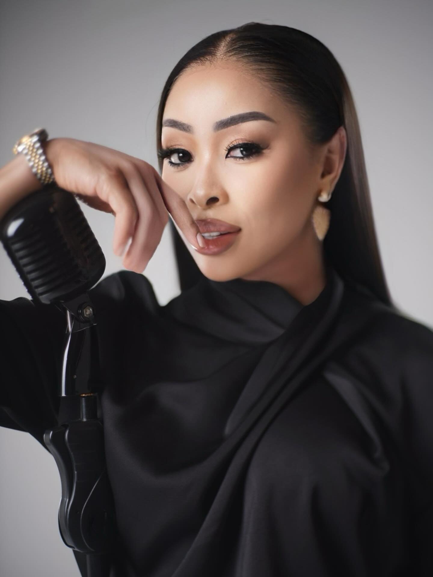 Khanyi Mbau