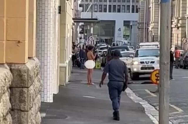 Man without clothes arrested in Cape Town CBD after refusing to cover himself & firing police gun